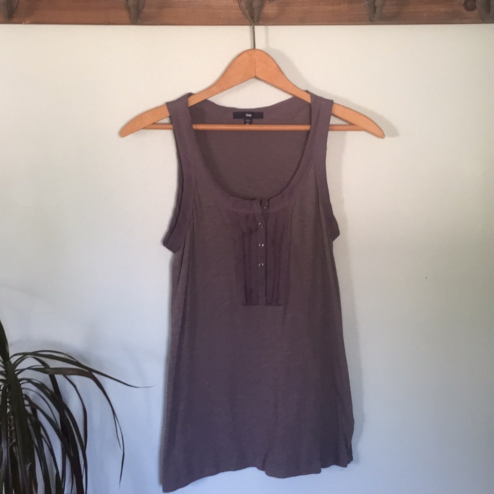 GAP gray tank top w thick straps